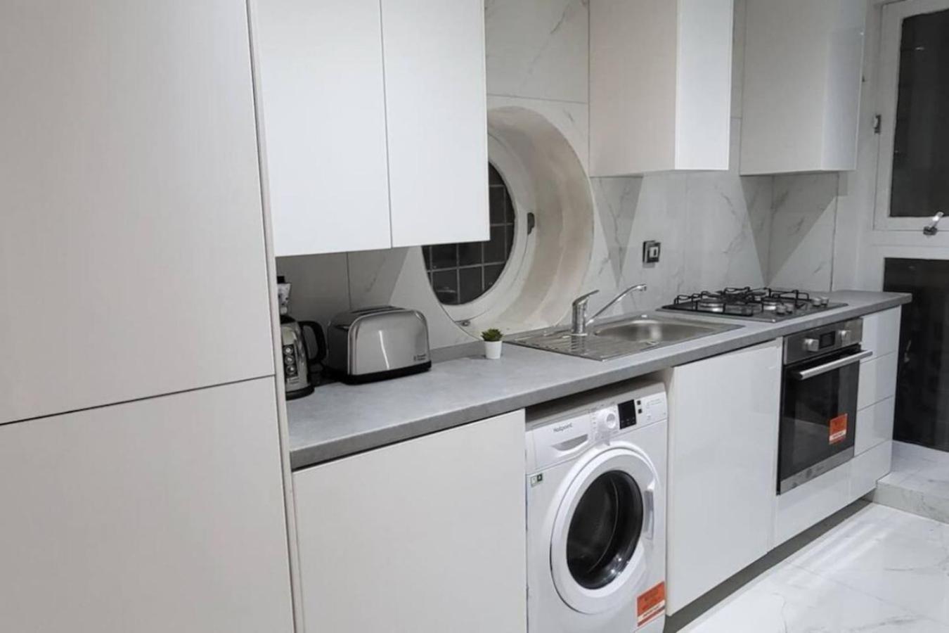 Spacious 2-bedroom In Canary Wharf * Londra