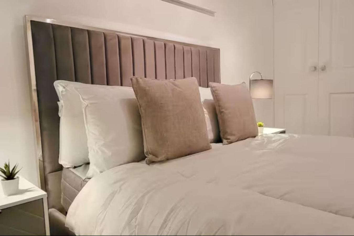 Spacious 2-bedroom In Canary Wharf Appartamento